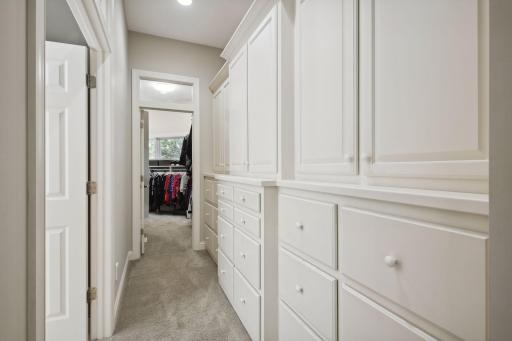 9690 Towering Oaks Curve, Prior Lake, MN 55372