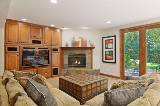 9690 Towering Oaks Curve, Prior Lake, MN 55372