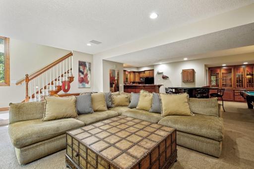 9690 Towering Oaks Curve, Prior Lake, MN 55372
