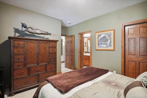 9690 Towering Oaks Curve, Prior Lake, MN 55372