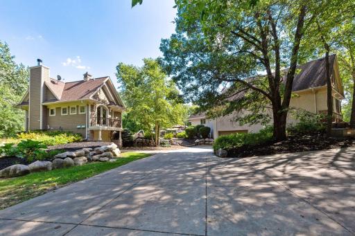 9690 Towering Oaks Curve, Prior Lake, MN 55372