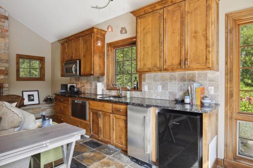 9690 Towering Oaks Curve, Prior Lake, MN 55372