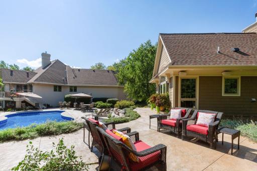 9690 Towering Oaks Curve, Prior Lake, MN 55372