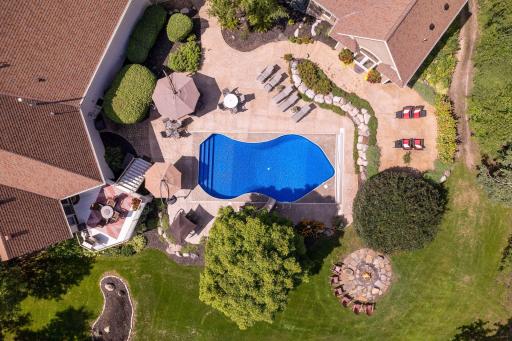 9690 Towering Oaks Curve, Prior Lake, MN 55372