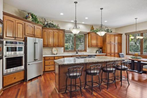 9690 Towering Oaks Curve, Prior Lake, MN 55372