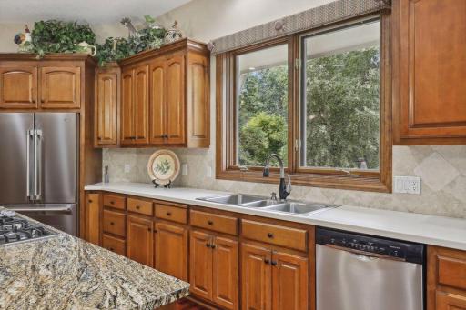 9690 Towering Oaks Curve, Prior Lake, MN 55372