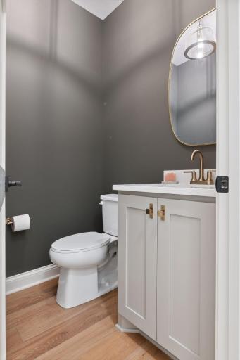 1898 Della Drive, Chanhassen, MN 55317