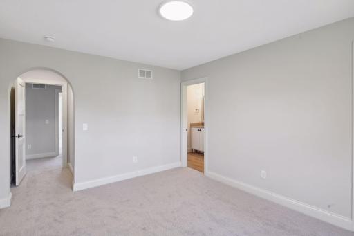 1898 Della Drive, Chanhassen, MN 55317