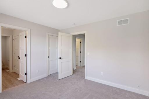 1898 Della Drive, Chanhassen, MN 55317