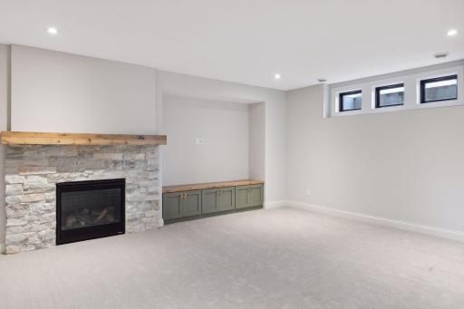1898 Della Drive, Chanhassen, MN 55317