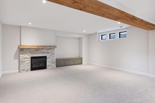 1898 Della Drive, Chanhassen, MN 55317