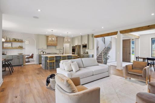 1898 Della Drive, Chanhassen, MN 55317