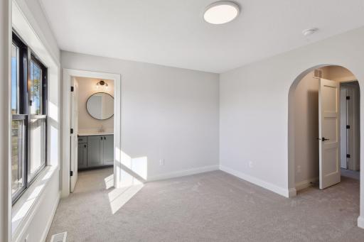 1898 Della Drive, Chanhassen, MN 55317