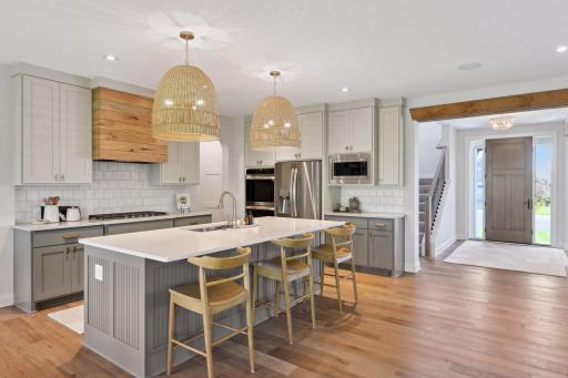 1898 Della Drive, Chanhassen, MN 55317