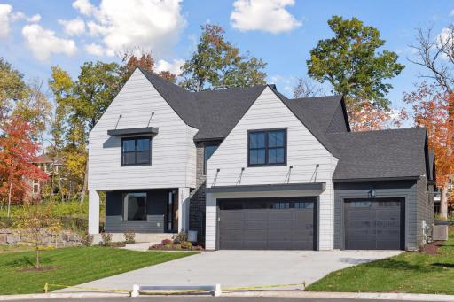 1898 Della Drive, Chanhassen, MN 55317