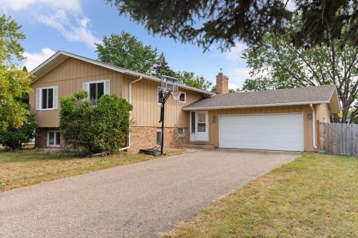 5217 Brookdale Drive N, Brooklyn Park, MN 55443