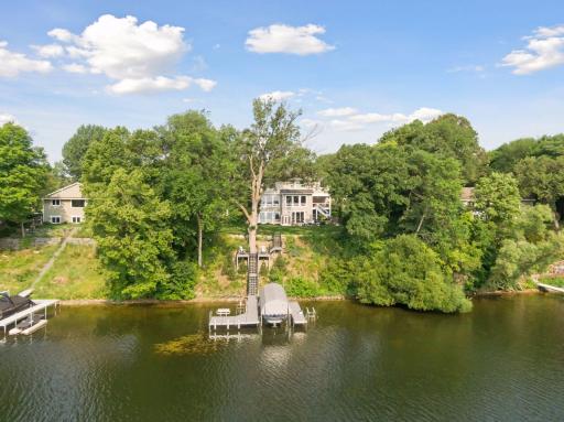 Lake Riley is a clean, clear, fully recreational lake that offers opportunities for fishing, swimming, boating and waterskiing!