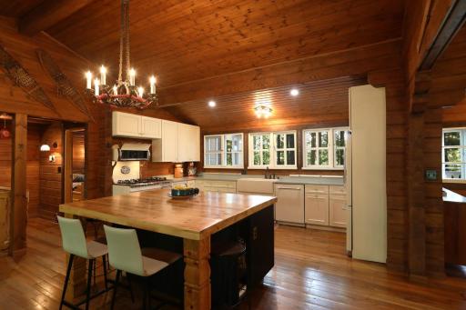 5763 Sunset Road, Biwabik, MN 55705