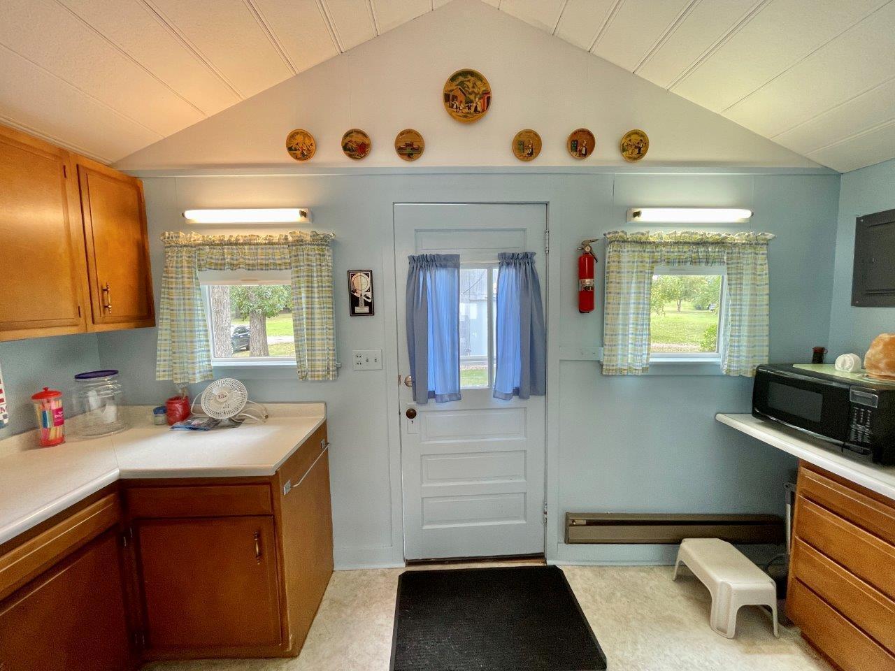 6-Kitchen (1).jpg