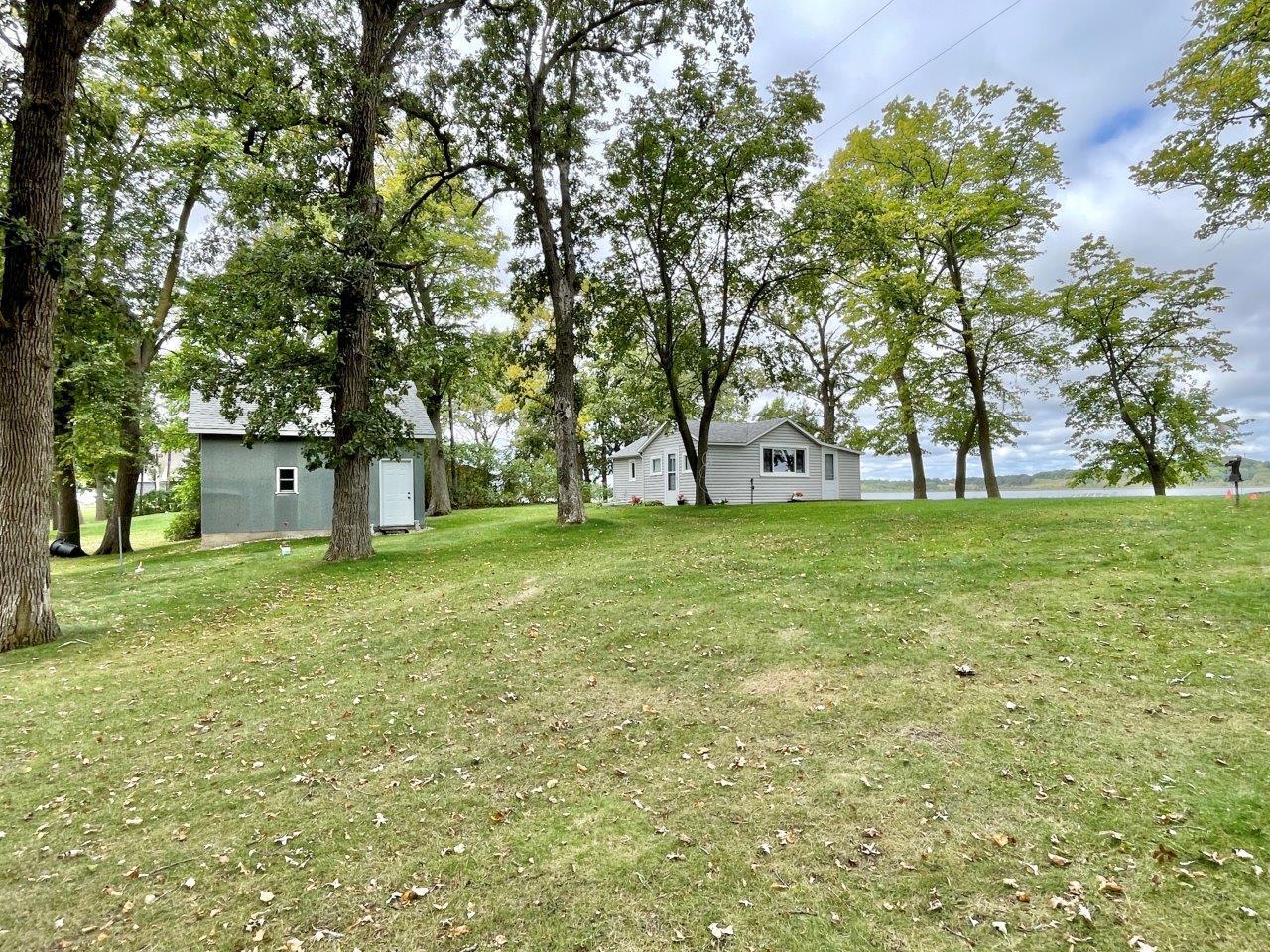 20-Spacious lot would be a good building site