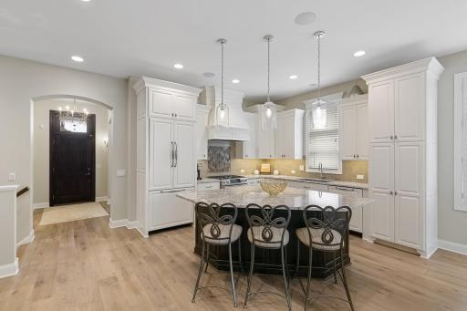 106 Barton Court, Wayzata, MN 55391