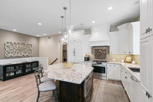 106 Barton Court, Wayzata, MN 55391