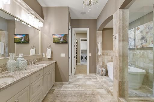 106 Barton Court, Wayzata, MN 55391