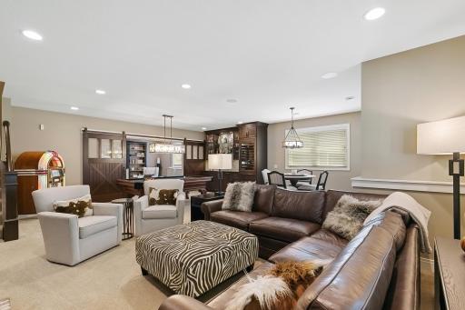 106 Barton Court, Wayzata, MN 55391
