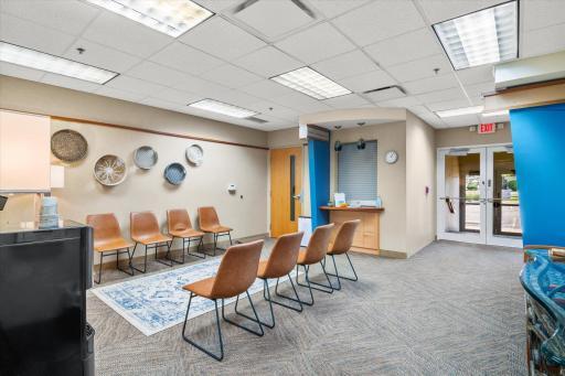 Waiting room (2).jpg
