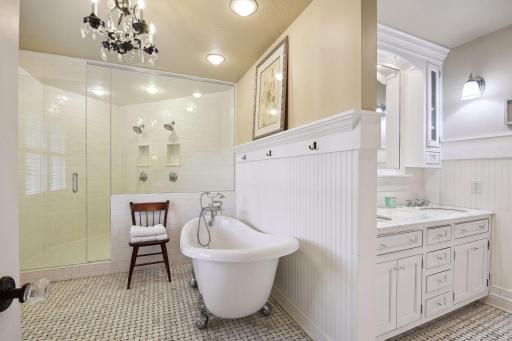 16013 Ringer Road, Wayzata, MN 55391