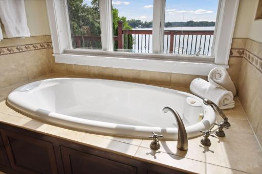 4687 Island View Drive, Mound, MN 55364