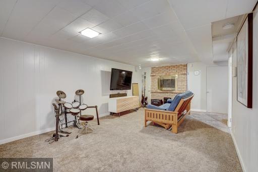 Lots of space downstairs!