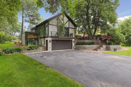 3 Spur Road, Edina, MN 55436