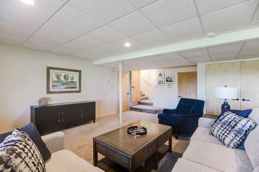 1875 Highsted Drive, Maple Plain, MN 55359