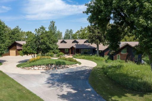 Photo for 1875 Highsted Drive, Maple Plain, MN 55359 - listing #6433619 1875 Highsted Drive, Maple Plain, MN 55359