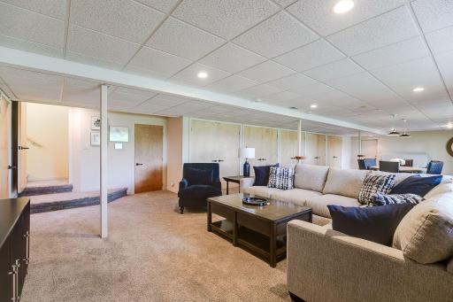 1875 Highsted Drive, Maple Plain, MN 55359