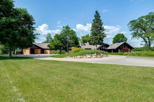 1875 Highsted Drive, Maple Plain, MN 55359