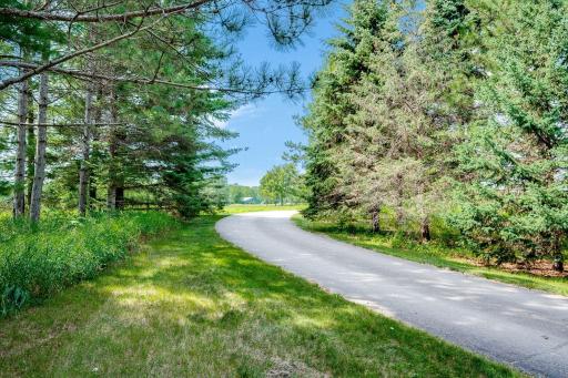 1875 Highsted Drive, Maple Plain, MN 55359