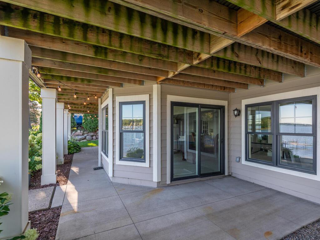 Easy access from lower level & deck