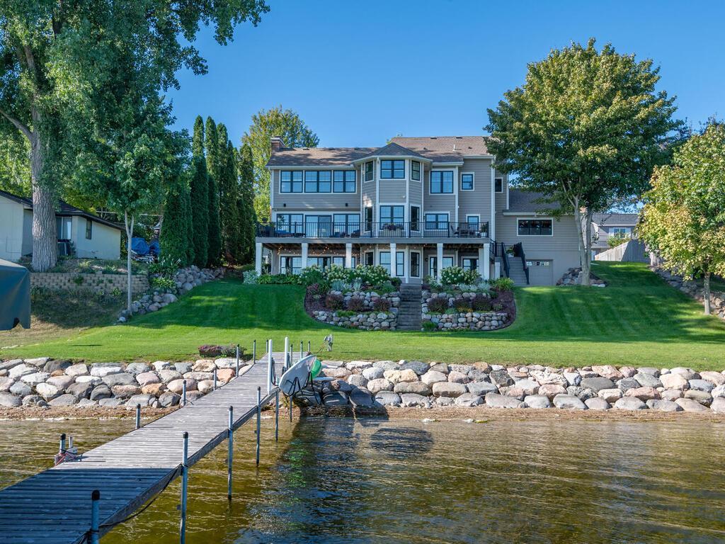 Does the dock come with? YES!
