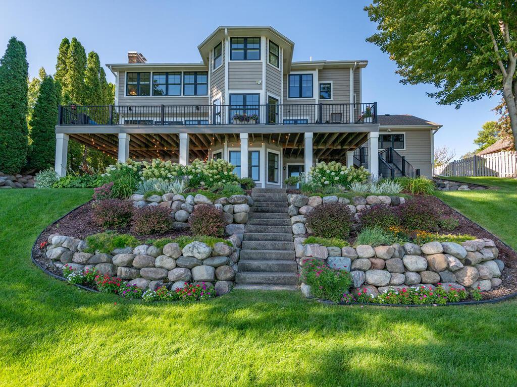 Amazing perennial landscaping