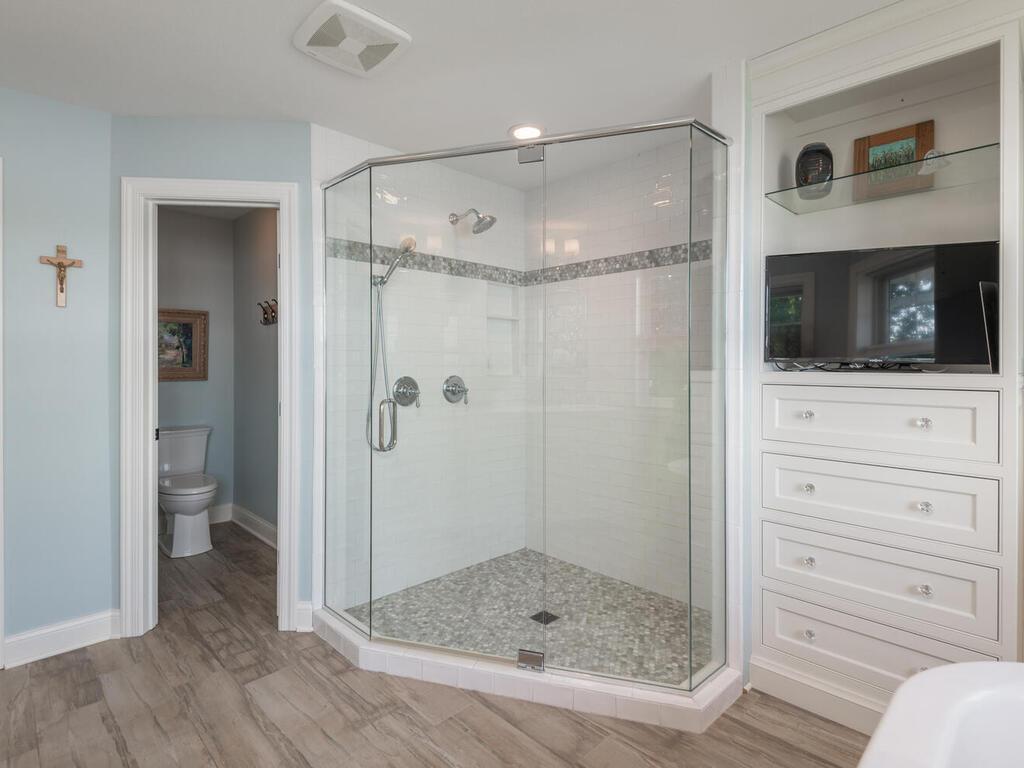 Custom shower & built-ins