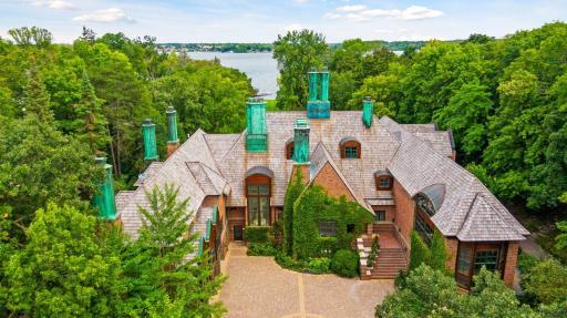 17950 Breezy Point Road, Wayzata, MN 55391