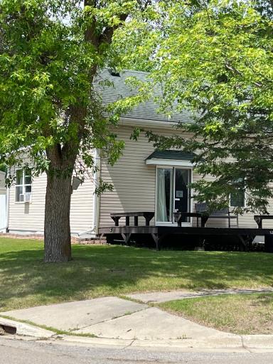 521 1st Avenue SE, Baudette, MN 56623