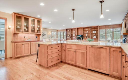 5317 Chantrey Road, Edina, MN 55436