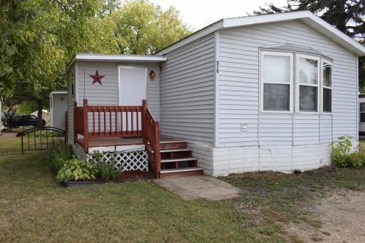 916 Reserve Avenue N, Thief River Falls, MN 56701