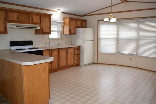 916 Reserve Avenue N, Thief River Falls, MN 56701