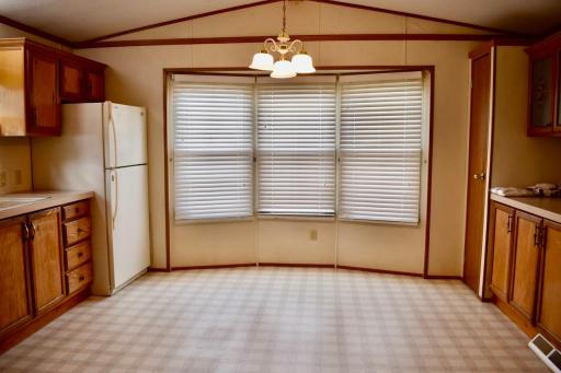 916 Reserve Avenue N, Thief River Falls, MN 56701