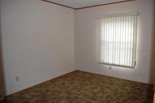 916 Reserve Avenue N, Thief River Falls, MN 56701