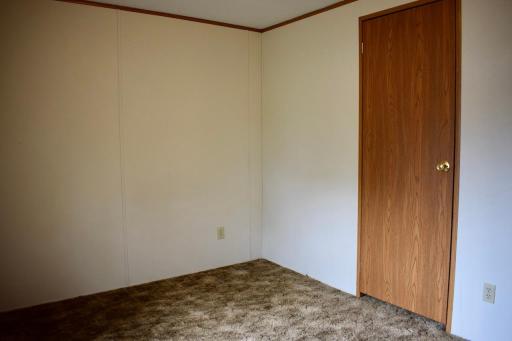 916 Reserve Avenue N, Thief River Falls, MN 56701